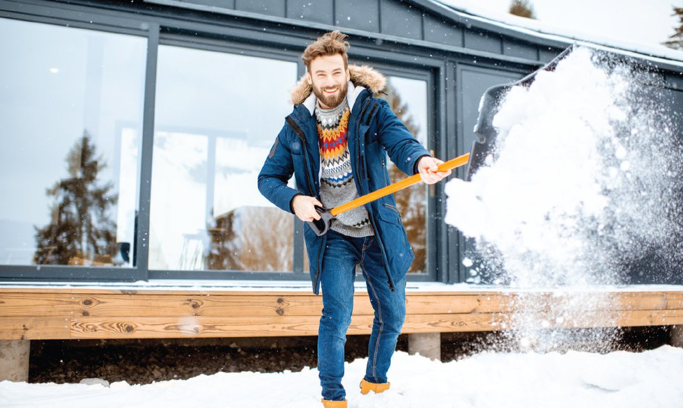 Fitness Tips: Turn Snow Shoveling Into a Workout